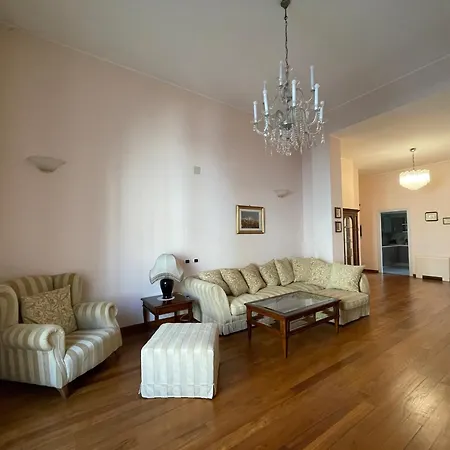Castello Apartamento *