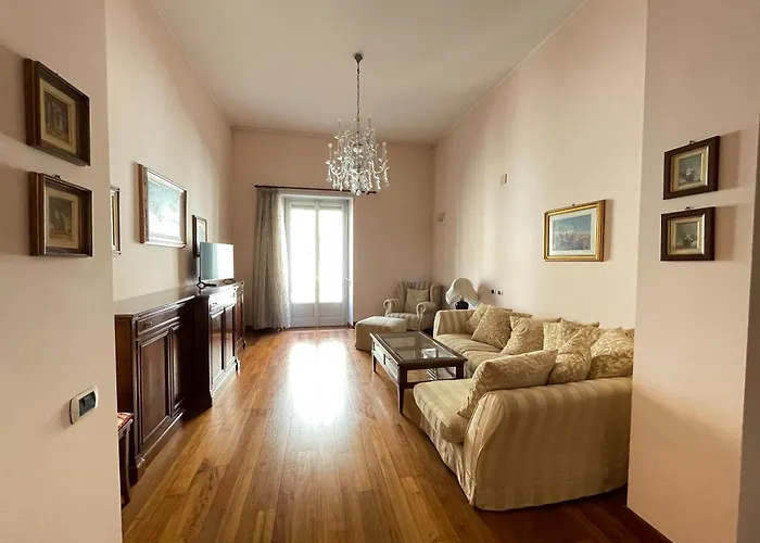 Castello Apartment *