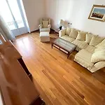 Castello Apartment *
