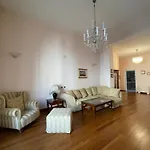 Castello Apartment *